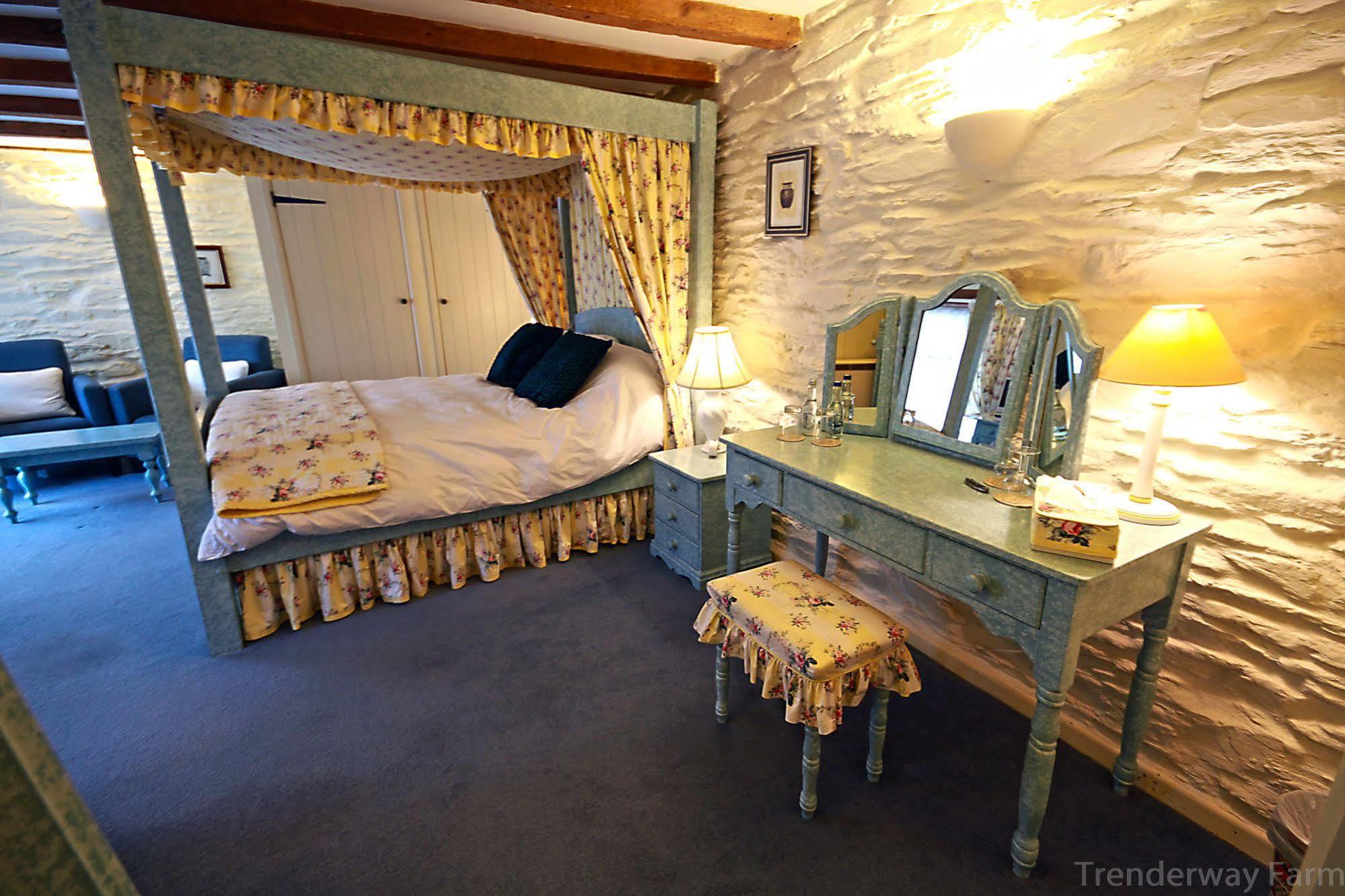 Trenderway Farm Bed & Breakfast Looe Dış mekan fotoğraf